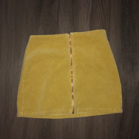 yellow zip up mini skirt - Picture 1 of 2